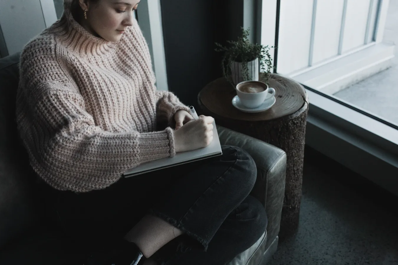 7 Buku Praktis untuk Mengatasi Overthinking dan Kecemasan Ringan