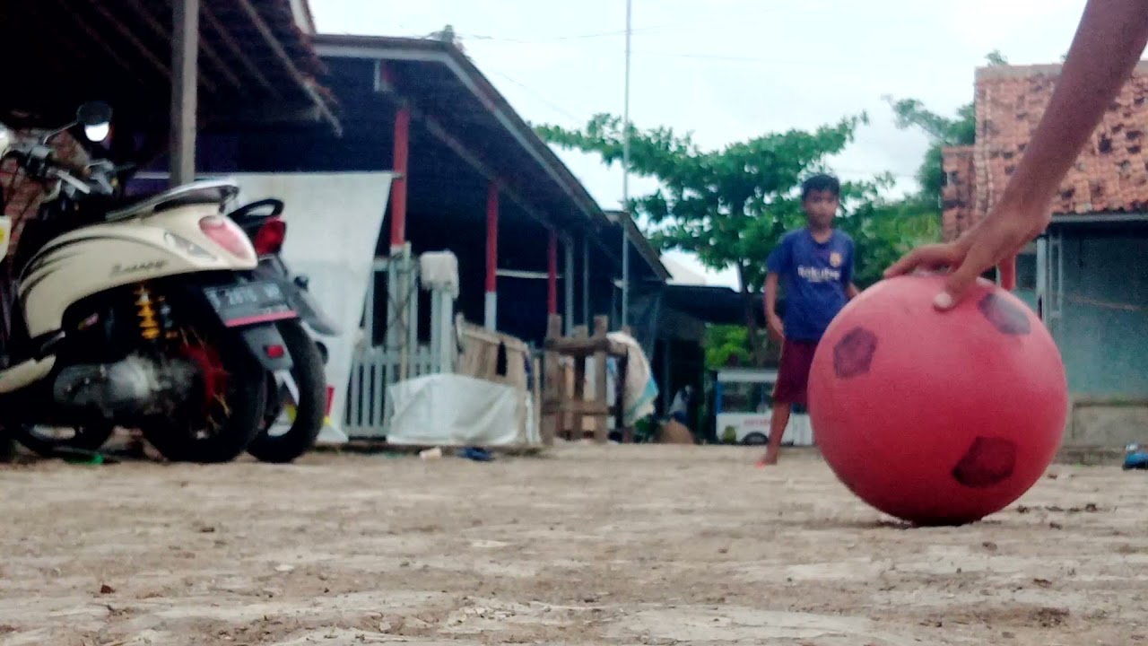 tendangan melengkung merupakan hasil tendangan