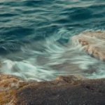 Kenapa air laut asin? Ini penyebabnya