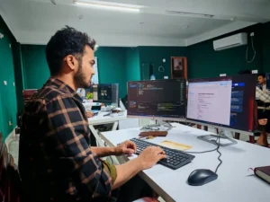 Frontend vs Backend Developer, Pilih Mana yang Cocok Buat Kamu?