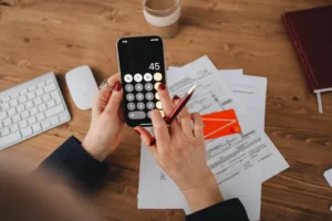 Aplikasi Pencatat Keuangan Pribadi: Gratis vs. Berbayar, Mana yang Pas untukmu?