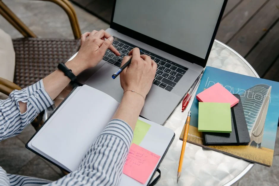 Aplikasi Pencatat Ide: Linear vs Mind Map vs AI, Mana yang Paling Cocok?